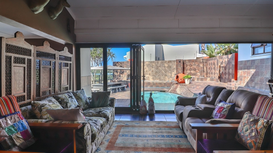4 Bedroom Property for Sale in Bonza Bay Eastern Cape